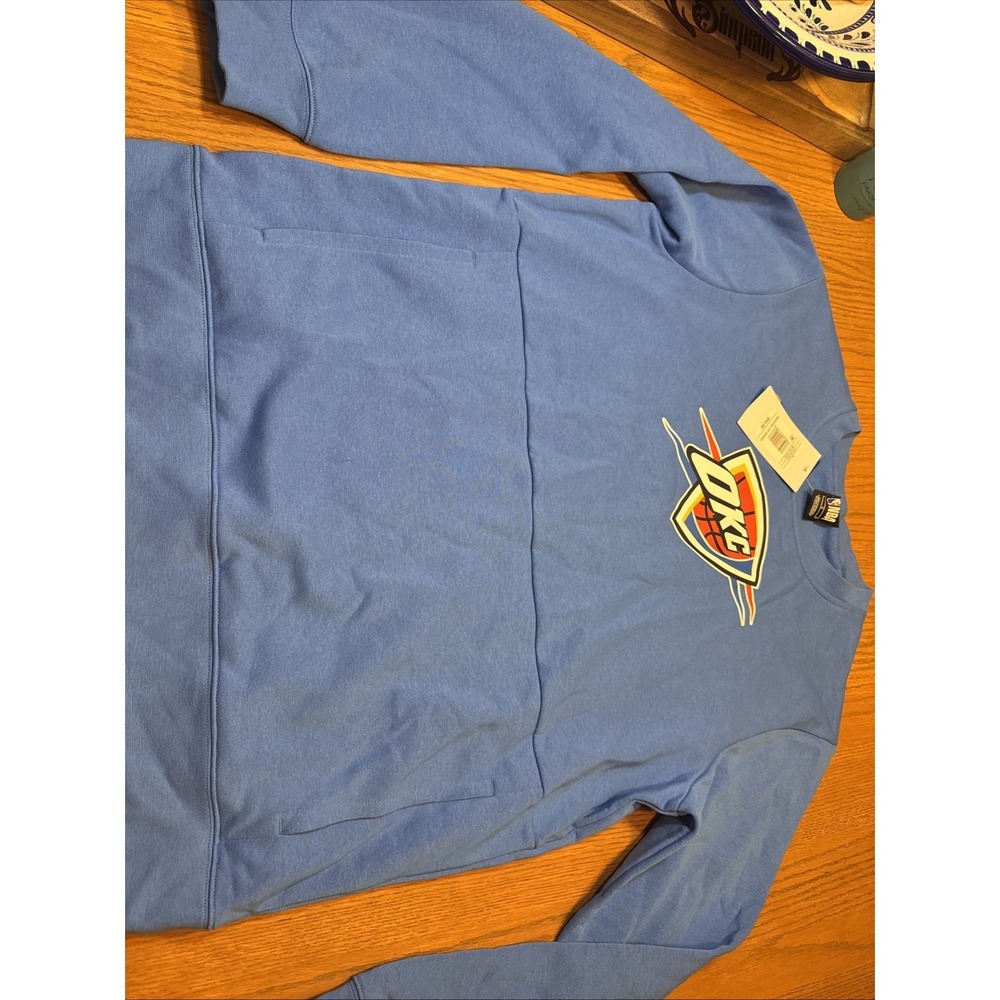 New. Mens Large NBA Oklahoma City Thunder Crew Neck Sweatshirt